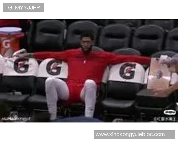 拉塞尔训练态度不佳防守懒散引发队友不满情绪升级