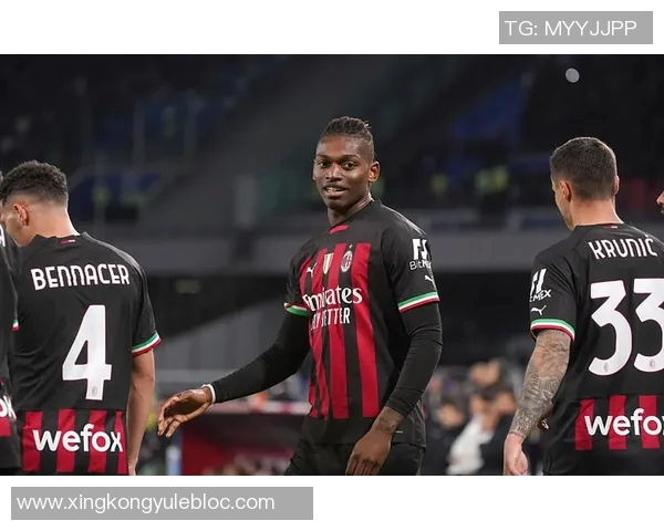 莱奥独自训练备战国脚们周四前全员归队助力米兰 莱奥独自训练备战国脚们周四前全员归队助力米兰