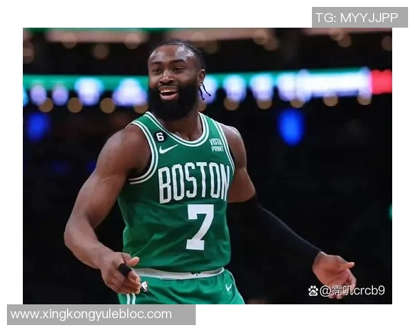 湖人队备战明年休赛期今年小修小补不做大交易引发球迷热议 湖人队备战明年休赛期今年小修小补不做大交易引发球迷热议